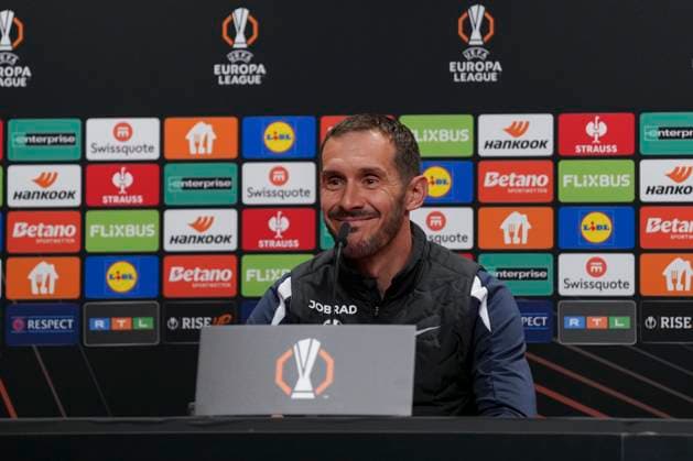 Julian Schuster (SC Freiburg, Trainer) , Pressekonferenz des SC Freiburg vor dem dritten Europa League Spiel in der Ligaphase, Pressegespräch, Deutschland, Fussball, UEFA Europa League, 3.Spieltag, 2025 2026, SC Freiburg vs. FC Utrecht, 22.10.2025, Pressekonferenz des SC Freiburg vor dem dritten Europa League Spiel in der Ligaphase, Pressegespräch, Europa-Park Stadion, Freiburg, Deutschland Freiburg Europa-Park Stadion Baden-Württemberg Deutschland Copyright: xArnexAmbergx