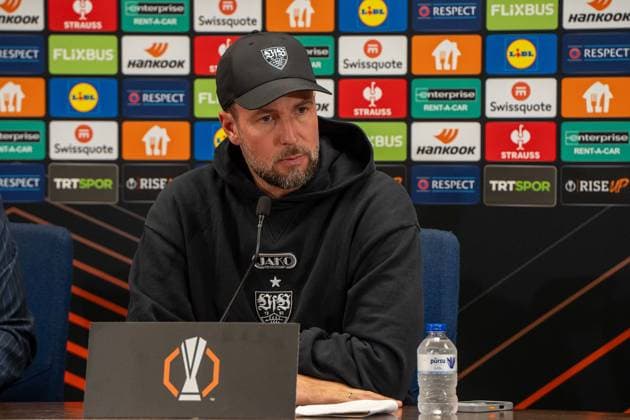 Sebastian Hoeneß (VfB Stuttgart, Trainer), Mediaday, Pressekonferenz, TUR, Fenerbahce Istanbul vs. VfB Stuttgart, Fussball, UEFA Europa League, Mediaday, Spieltag 3, Spielzeit 2025 2026, 22.10.2025, TUR, Fenerbahce Istanbul vs. VfB Stuttgart, Fussball, UEFA Europa League, Mediaday, Spieltag 3, Spielzeit 2025 2026, 22.10.2025, Istanbul Copyright: xEibner-Pressefoto EdwardxCheungx EP_ECG