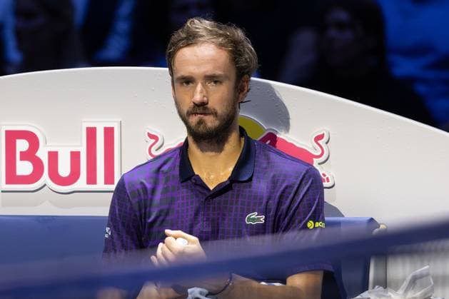 Daniil Medvedev sitzt auf der Bank waehrend der Spielpause Tennis - ERSTE BANK OPEN 2025 - ATP, Tennis Herren 500 - Stadthalle - Wien - - Oesterreich - 22 October 2025. Copyright: xJuergenxHasenkopfx