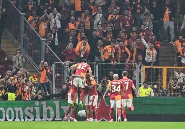 Galatasaray v Bodo Glimt - UEFA Champions League ISTANBUL, TURKIYE - OCTOBER 22: Players of Galatasaray celebrate after a goal during the UEFA Champions League third-week football match between Galatasaray and Bodo Glimt at RAMS Park in Istanbul, Turkiye on October 22, 2025. Elif Ozturk Anadolu Istanbul Turkey. Editorial use only. Please get in touch for any other usage.  Copyright: x2025xAnadoluxElifxOzturkx
