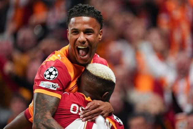 Galatasaray v Bodo Glimt - UEFA Champions League ISTANBUL, TURKIYE – OCTOBER 22: Victor Osimhen of Galatasaray celebrates with his team mates after scoring goal during the UEFA Champions League third-week match between Galatasaray and Bodo Glimt at RAMS Park in Istanbul, Turkiye on October 22, 2025. Bunyamin Celik Anadolu Istanbul Turkey. Editorial use only. Please get in touch for any other usage.  Copyright: x2025xAnadoluxBunyaminxCelikx