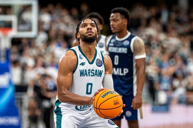 BCL: MLP Academics Heidelberg - Legia Warszawa; 22.10.2025 Jayvon Graves (0; Legia Warszawa) prepares for a free throw while DJ Horne (0; MLP Academics Heidelberg) watches Basketball Champions League: MLP Academics Heidelberg – Legia Warszawa, 22.10.2025 at SNP-Dome, Heidelberg. Copyright: xBEAUTIFULxSPORTS Gelhardtx
