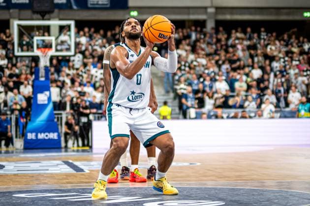 BCL: MLP Academics Heidelberg - Legia Warszawa; 22.10.2025 Jayvon Graves (0; Legia Warszawa) prepares for a free throw Basketball Champions League: MLP Academics Heidelberg – Legia Warszawa, 22.10.2025 at SNP-Dome, Heidelberg. Copyright: xBEAUTIFULxSPORTS Gelhardtx