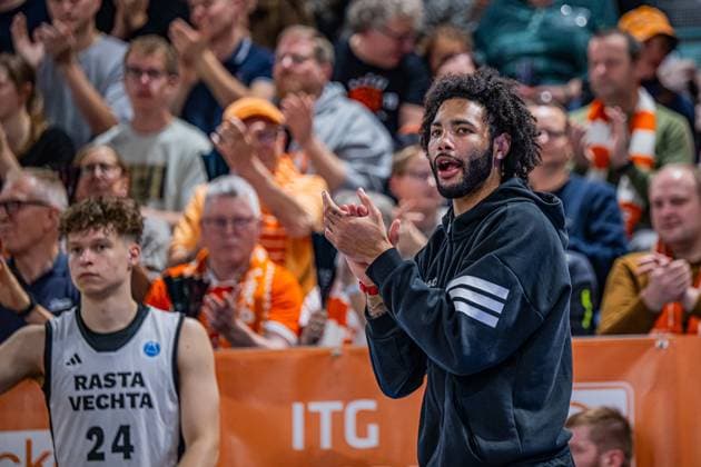 Basketball FIBA Europe Cup, Saison 2025 2026, Herren, Hauptrunde, Gruppenphase, 2. Spieltag, 22.10.2025, RASTA Vechta - Sporting CP Lisabon Tevin Brown ( 10 - RASTA Vechta) während der Partie Vechta RASTA Dome Niedersachsen Deutschland