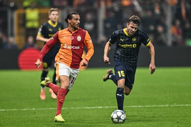 Galatasaray v Bodo Glimt - UEFA Champions League ISTANBUL, TURKIYE - OCTOBER 22: Leroy Sane (10) of Galatasaray in action against Fredrik Andre Bjorkan (15) of Bodo Glimt during the UEFA Champions League third-week football match between Galatasaray and Bodo Glimt at RAMS Park in Istanbul, Turkiye on October 22, 2025. Cem Tekkesinoglu Anadolu Istanbul Turkey. Editorial use only. Please get in touch for any other usage.  Copyright: x2025xAnadoluxCemxTekkesinoglux