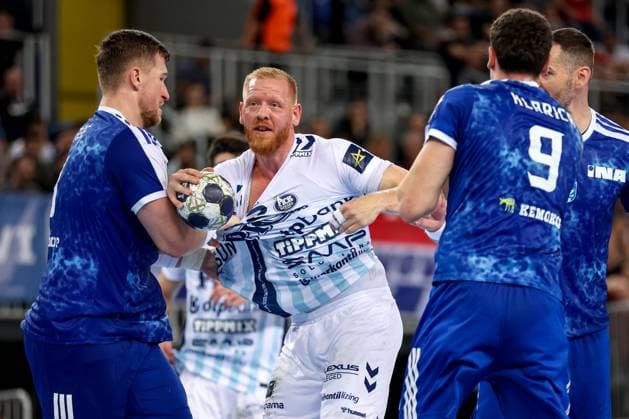 HC Zagreb v OTP Bank Pick Szeged: EHF Champions League Jim Gottfridsson of Pick Szeged in action against Adin Faljic of HC Zagreb during the Men s EHF Champions League group B match between HC Zagreb and OTP Bank Pick Szeged at Arena Zagreb on October 22, 2025. in Zagreb, Croatia.  IgorxKralj PIXSELL