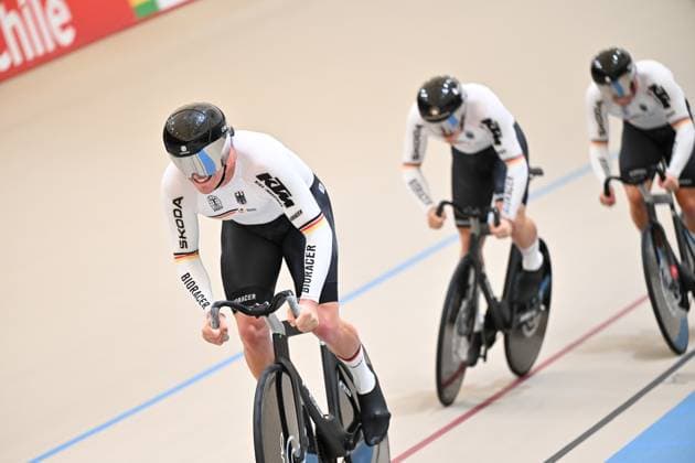 2025 Tissot UCI Track World Championships Picture by Simon Wilkinson SWpix.com - 22 10 2025 - Cycling - 2025 Tissot UCI Track World Championships - Velodromo PenalolÃ n, Santiago, Chile - Men s Team Sprint - Qualifying - Nik Schroter (Germany), Luca Spiegel (Germany), Maximilian Dornbach (Germany) Copyright: x xSWpix.comx(t axPhotographyxHubxLtd)xSimonxWilkinson SWpix.comx SWP-3030-10478