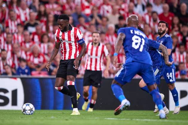 ESP: Athletic Club - Qarabag FK,. UEFA Champions League. Matchday 3. Inaki Williams of Athletic Club, Kevin Medina of Qarabag FK during the UEFA Champions League match, between Athletic Club and Qarabag FK, matchday 3, played at San Mames Stadium on October 22, 2025 in Bilbao, Spain. kpng Copyright: xCesarxOrtizx xPRESSINx PS_241022_ATH_QAR_2526_016