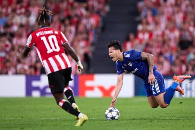 ESP: Athletic Club - Qarabag FK,. UEFA Champions League. Matchday 3. Matheus Silva of Qarabag FK, Nico Williams of Athletic Club during the UEFA Champions League match, between Athletic Club and Qarabag FK, matchday 3, played at San Mames Stadium on October 22, 2025 in Bilbao, Spain. kpng Copyright: xCesarxOrtizx xPRESSINx PS_241022_ATH_QAR_2526_034