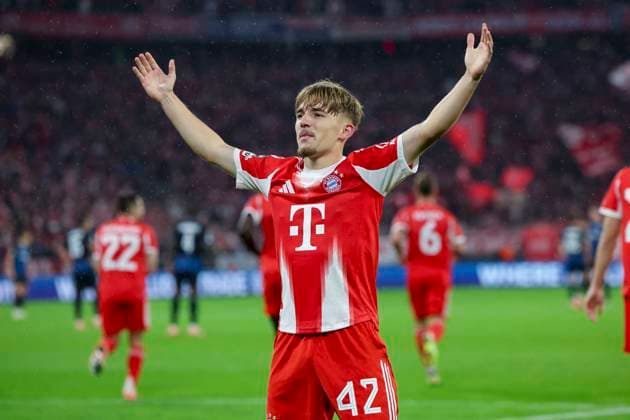 Lennart Karl (FC Bayern Muenchen) bejubelt seinen Treffer zum 1:0, UEFA Champions League 2025 26 League Phase MD3, FC Bayern München v Club Brugge KV, Football Arena Munich am 22. October 2025 in Munich, Deutschland. (Foto von Marco Steinbrenner DeFodi Images) Lennart Karl (FC Bayern Muenchen) celebrates after scoring his teams first goal, UEFA Champions League 2025 26 League Phase MD3, FC Bayern München v Club Brugge KV, Football Arena Munich, October 22, 2025 in Munich, Germany. (Photo by Marco Steinbrenner DeFodi Images) Lennart Karl FC Bayern Muenchen celebrates his goal for 1 0, UEFA Champions League 2025 26 League Phase MD3, FC Bayern München v Club Brugge KV, Football Arena Munich, October 22, 2025 in Munich, Germany Photo by Marco Steinbrenner DeFodi Images Lennart Karl FC Bayern Muenchen celebrates after scoring his teams first goal, UEFA Champions League 2025 26 League Phase MD3, FC Bayern München v Club Brugge KV, Football Arena Munich, October 22, 2025 in Munich, Germany Photo by Marco Steinbrenner DeFodi Images
