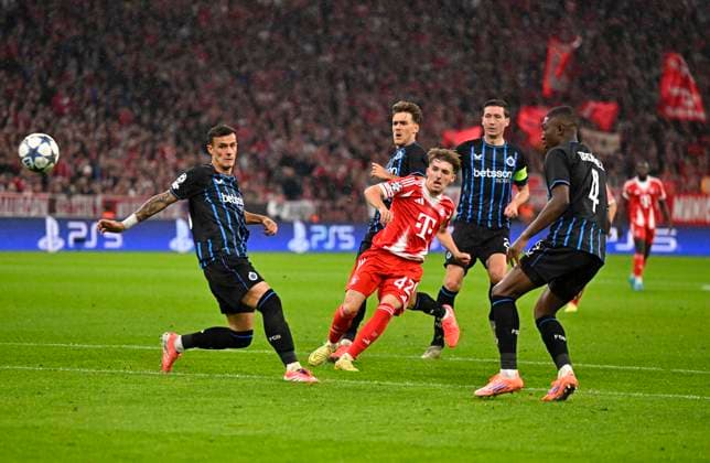 22.10.2025, Fussball UEFA Championsleague 2025 2026: Vorrunde 3.Spieltag, FC Bayern München - Club Brügge, in der Allianz-Arena München. Lennart Karl (FC Bayern München) trifft zum 1:0 ***DFL and DFB regulations prohibit any use of photographs as image sequences and or quasi-video.*** *** 22 10 2025, Football UEFA Championsleague 2025 2026 Preliminary Round 3 Matchday, FC Bayern Munich Club Brugge, at Allianz Arena Munich Lennart Karl FC Bayern Munich scores to make it 1 0 DFL and DFB regulations prohibit any use of photographs as image sequences and or quasi video