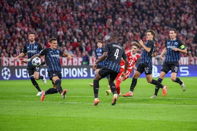 22.10.2025, Fußball, UEFA Champions League, FC Bayern München - Club Brügge, Allianz Arena, Saison 2025 2026: Torschuss Tor zum 1:0 durch Torschütze Lennart Karl (FC Bayern Muenchen 42) Regulations prohibit any use of photographs as image sequences and or quasi-video. Bayern Deutschland
