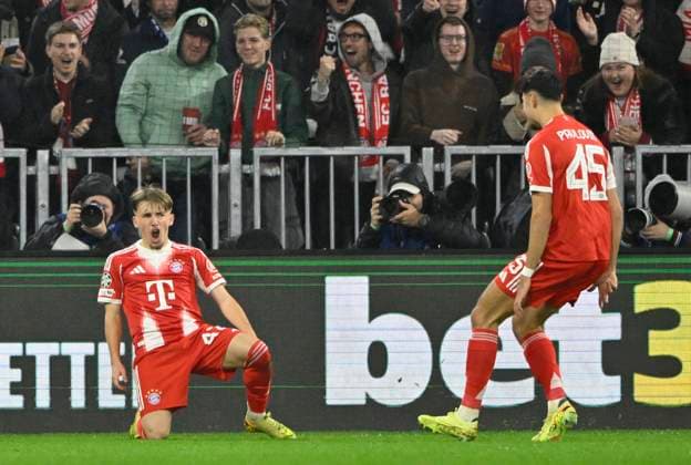 TOR zum 1:0 Lennart Karl Bayern Muenchen FCB (42) Torjubel Aleksandar Pavlovic FC Bayern Muenchen FCB (45) FC Bayern Muenchen FCB vs Club Brugge FC Bruegge Spieltag 03 22.10.2025 DFL REGULATIONS PROHIBIT ANY USE OF PHOTOGRAPHS AS IMAGE SEQUENCES AND OR QUASI-VIDEO FC Bayern Muenchen FCB vs Club Brugge FC Bruegge