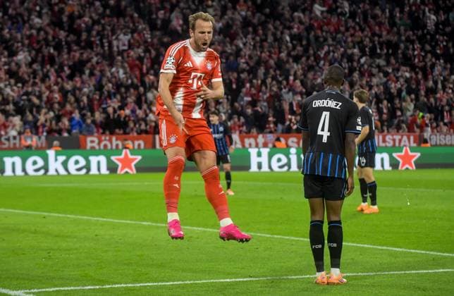 22.10.2025, xemx, Fussball UEFA Champions League, FC Bayern Muenchen - Club Brügge v.l. Harry Kane (FC Bayern Muenchen) Jubel, Torjubel, celebrate the goal, jubelt ueber das Tor zum 2:0 (DFL DFB REGULATIONS PROHIBIT ANY USE OF PHOTOGRAPHS as IMAGE SEQUENCES and or QUASI-VIDEO) Muenchen