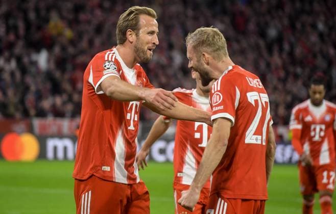 22.10.2025, xemx, Fussball UEFA Champions League, FC Bayern Muenchen - Club Brügge v.l. Harry Kane (FC Bayern Muenchen) Jubel, Torjubel, celebrate the goal, jubelt ueber das Tor zum 2:0 (DFL DFB REGULATIONS PROHIBIT ANY USE OF PHOTOGRAPHS as IMAGE SEQUENCES and or QUASI-VIDEO) Muenchen