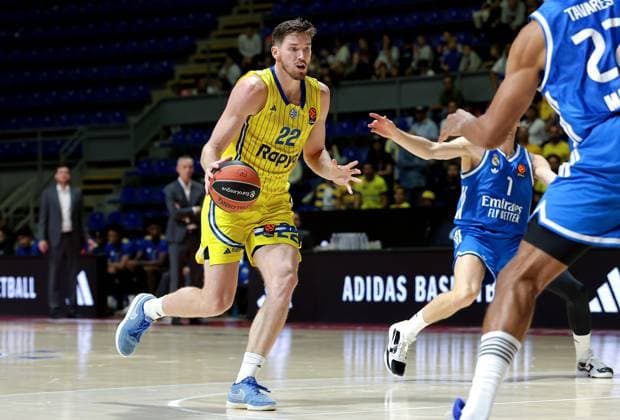 Maccabi Tel-Aviv v Real Madrid, Euroleague, season 2025 2026, round 6 Belgrade, Serbia. 22th Oct, 2025. Maccabi s TJ Leaf during Euroleague basketball match between Maccabi Tel-Aviv and Real Madrid on October 22. 2025. in Belgrade, Serbia. Belgrade Serbia Copyright: xPedjaxMilosavljevic STARSPORTx