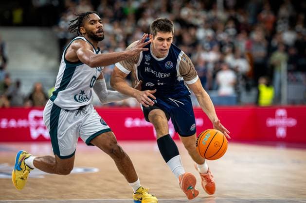 BCL: MLP Academics Heidelberg - Legia Warszawa; 22.10.2025 Spielszene mit Dusan Neskovic (7; MLP Academics Heidelberg) und Jayvon Graves (0; Legia Warszawa) Basketball Champions League: MLP Academics Heidelberg – Legia Warszawa, 22.10.2025 at SNP-Dome, Heidelberg. Copyright: xBEAUTIFULxSPORTS Gelhardtx