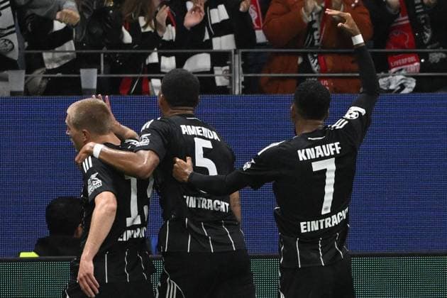 22.10.2025, xpsx, Fussball UEFA Champions League, Eintracht Frankfurt - FC Liverpool v.l. Torjubel nach dem Tor zum celebrating the goal celebrate 1:0 durch Rasmus Kristensen (Eintracht Frankfurt) (DFL DFB REGULATIONS PROHIBIT ANY USE OF PHOTOGRAPHS as IMAGE SEQUENCES and or QUASI-VIDEO) Frankfurt am Main