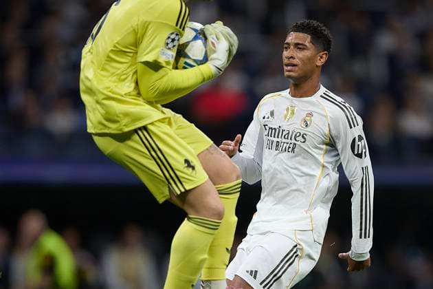 Jude Bellingham (Real Madrid CF) looks on during the UEFA Champions League 2025 26 League Phase MD3 match between Real Madrid C.F. v Juventus at Estadio Santiago Bernabeu on October 22, 2025 in Madrid, Spain. (Photo by Manu Reino DeFodi Images) Jude Bellingham Real Madrid CF looks on during the UEFA Champions League 2025 26 League Phase MD3 match between Real Madrid C F v Juventus at Estadio Santiago Bernabeu on October 22, 2025 in Madrid, Spain Photo by Manu Reino DeFodi Images