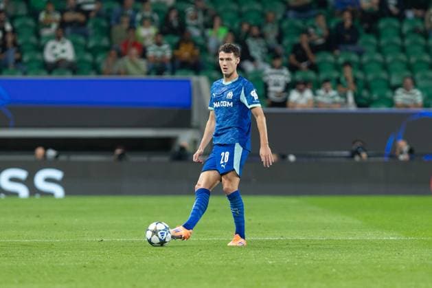 October 22, 2025, Lisbon, Lisbon, Portugal: Marseille defender from France BENJAMIN PAVARD (28) in action during the game for the Matchday 3 of Group Phase for the UEFA Champions League between Sporting and Marseille at Estadio Jose de Alvalade Lisbon Portugal - ZUMAs359 20251022_zsp_s359_011 Copyright: xAlexandrexdexSousax