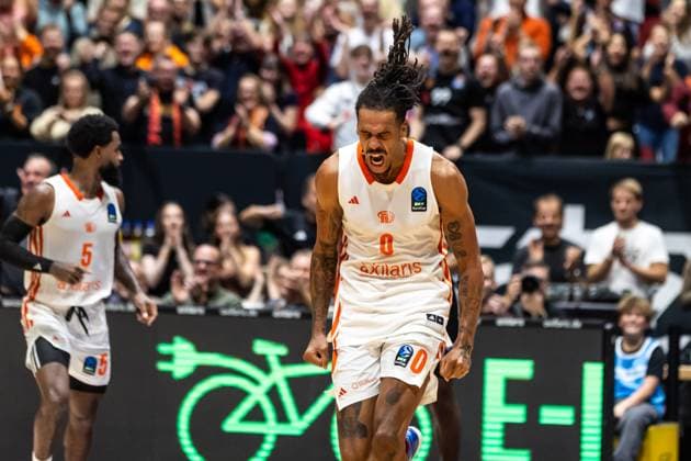 GER, BKT EuroCup, Saison 2025 2026, Niners Chemnitz - London Lions. 22.10.2025, Messe, Chemnitz, GER, BKT EuroCup, Saison 2025 2026, Niners Chemnitz - London Lions. Kevin Yebo (Niners Chemnitz, 0) jubelt Foto Alexander Trienitz Chemnitz Messe Sachsen Deutschland