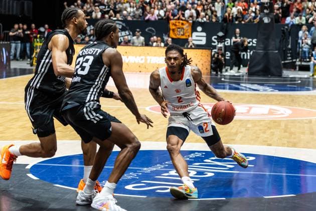 GER, BKT EuroCup, Saison 2025 2026, Niners Chemnitz - London Lions. 22.10.2025, Messe, Chemnitz, GER, BKT EuroCup, Saison 2025 2026, Niners Chemnitz - London Lions. Nike Sibande (Niners Chemnitz, 2) Foto Alexander Trienitz Chemnitz Messe Sachsen Deutschland