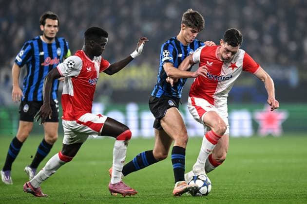 Db Bergamo 22 09 2025 - Champions League Atalanta-Slavia Praga foto Daniele Buffa Image nella foto: Charles De Katelaere-Youssoupha Mbodji-Lukas Provod 