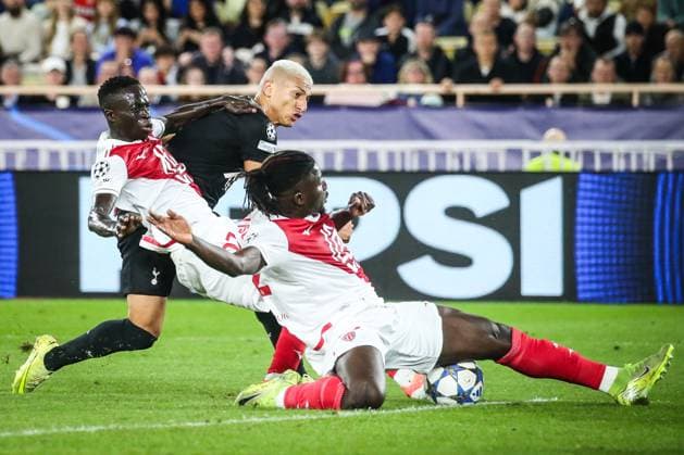 October 22, 2025, Monaco, Monaco, Monaco: Krepin DIATTA of Monaco, Richarlison of Tottenham Hotspur and Mohammed SALISU of Monaco during the UEFA Champions League, League Phase MD3 match between AS Monaco and Tottenham Hotspur at Louis II Stadium on October 22, 2025 in Monaco, Monaco. Monaco Monaco - ZUMAm308 20251022_zsp_m308_006 Copyright: xMatthieuxMirvillex