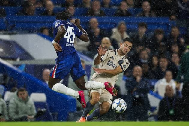 LONDON - (l-r) Romeo Lavia of Chelsea FC, Lucas Rosa of Ajax during the UEFA Champions League match between Chelsea FC and AFC Ajax at Stamford Bridge on October 22, 2025, in London, United Kingdom. ANP MAURICE VAN STEEN UEFA Champions League 2025-2026 xVIxANPxSportx xxANPxIVx 539991683 originalFilename: 539991683.jpg