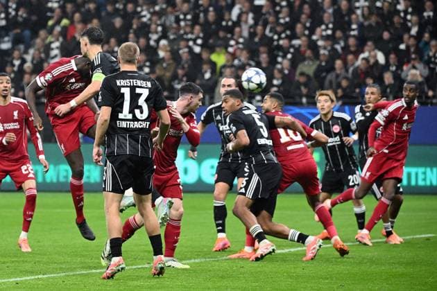 22.10.2025, xjhx, Fussball UEFA Champions League, Eintracht Frankfurt - FC Liverpool v.l. Ibrahima Konate (FC Liverpool) Torschuetze, erzielt das Tor, Treffer, scores the goal 1:3 (DFL DFB REGULATIONS PROHIBIT ANY USE OF PHOTOGRAPHS as IMAGE SEQUENCES and or QUASI-VIDEO) Frankfurt am Main