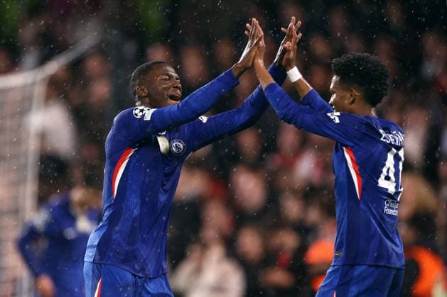 Chelsea v Ajax 22 October 2025, London - UEFA Champions League - League Stage - Chelsea v Ajax - Moises Caicedo of Chelsea celebrates the second goal with Estevao Willian - Photo: Jacques Feeney Offside. London UK Copyright: xJacquesxFeeneyx xOffsidexOffside