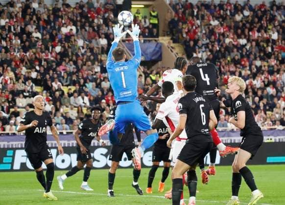 Monaco Tottenham Ligue des champions de Football PHOTOPQR NICE MATIN Dylan Meiffret ; Monaco ; 22 10 2025 ; Match de 3e journee de ligue des champions de football, l AS Monaco rencontre Tottenham a domicile au stade Louis II. football match between AS Monaco and Tottenham Hotspur FC in Monaco on October 22, 2025.