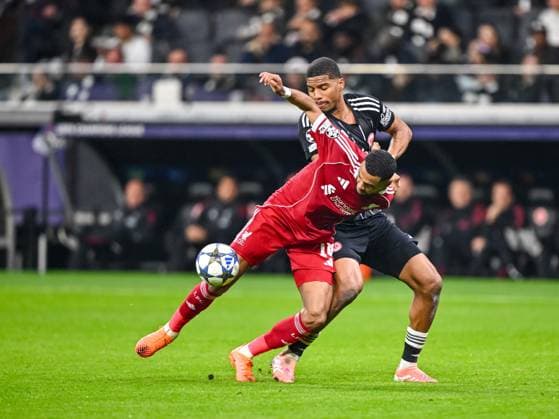 Cody Gakpo (Liverpool FC) und Aurele Amenda (Eintracht Frankfurt) battle for the ball during the UEFA Champions League 2025 26 League Phase MD3 match between Eintracht Frankfurt and Liverpool FC at Frankfurt Stadion on October 22, 2025 in Frankfurt am Main, Germany. (Photo by Harry Langer DeFodi Images) Cody Gakpo Liverpool FC and Aurele Amenda Eintracht Frankfurt battle for the ball during the UEFA Champions League 2025 26 League Phase MD3 match between Eintracht Frankfurt and Liverpool FC at Frankfurt Stadion on October 22, 2025 in Frankfurt am Main, Germany Photo by Harry Langer DeFodi Images