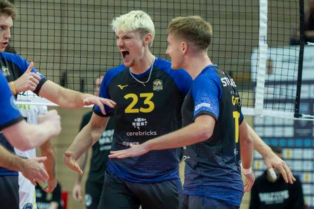 1.Volleyball Bundesliga -Saison 2025 2026 VC Bitterfeld-Wolfen vs.Helios Grizzlys Giesen Halle, Deutschland 22. Oktober 2025: Im Bild:Samuel Schellenberg (Bitterfeld) Halle Saale SWH Arena Sachsen-Anhalt Deutschland