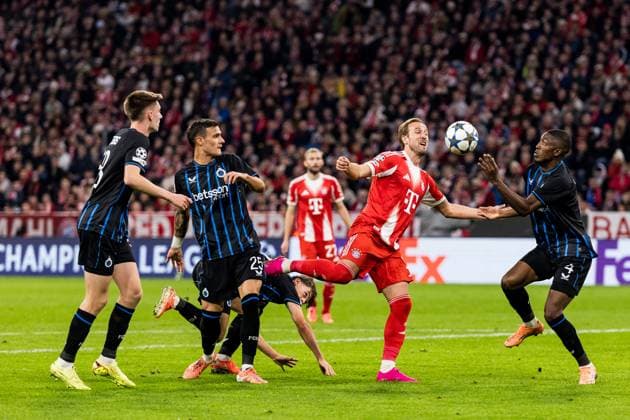 UEFA Champions League: FC Bayern Munich vs. Club Brugge KV, 22.10.2025 MUNICH, GERMANY - OCTOBER 22: Harry Kane (FC Bayern Munich, 9) controls the ball against Joel Ordonez (Club Brugge KV, 4) during the UEFA Champions League match between FC Bayern Munich vs. Club Brugge KV at Allianz Arena on matchday 3 of the UEFA Champions League Season 2025 26 on October 22, 2025 in Munich, Germany. Copyright: xBEAUTIFULxSPORTS Wunderlx