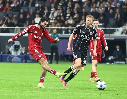 Dominik Szoboszlai of Liverpool scores his sides fifth goal Eintracht Frankfurt v Liverpool, UEFA Champions League, Group Stage, Football, Deutsche Bank Park, Frankfurt, Germany - 22 Oct 2025Frankfurt Deutsche Bank Park Germany EDITORIAL USE ONLY No use with unauthorised audio, video, data, fixture lists, club league logos or live services. Online in-match use limited to 120 images, no video emulation. No use in betting, games or single club league player publications.  Copyright: xMichaelxZemanek Shutterstockx 15558828ba