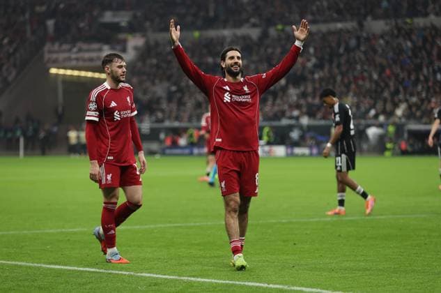 22.10.2025, Fussball UEFA Champions League, Eintracht Frankfurt - Liverpool FC, emonline, emspor, v.l., Torjubel zum 1:5 durch Dominik Szoboszlai (Liverpool FC), Goal celebration, celebrate the goal DFL DFB REGULATIONS PROHIBIT ANY USE OF PHOTOGRAPHS AS IMAGE SEQUENCES AND OR QUASI-VIDEO. xdcx Copyright: HMBxMedia Claus