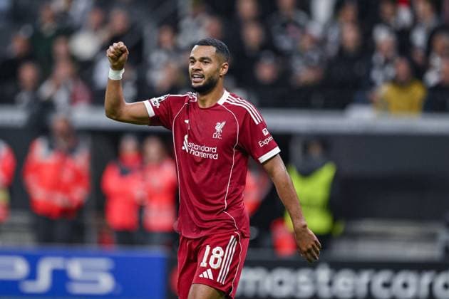 22.10.2025, Fussball, Champions League, 3. Spieltag Saison 2025 2026, Eintracht Frankfurt - FC Liverpool, Cody Gakpo (FC Liverpool) freut sich über das Tor zum 1:4 und zeigt beim jubeln auf Florian Wirtz (FC Liverpool) der ihm die Vorlage gegeben hat. xRHR-FOTO TKx Copyright: RHR-FOTOx RHR-FOTO TK