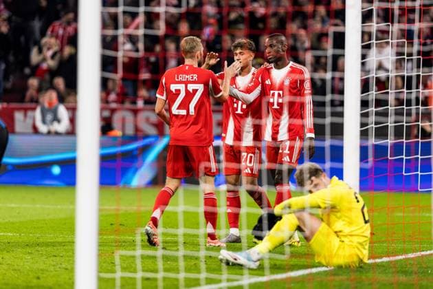 UEFA Champions League: FC Bayern Munich vs. Club Brugge KV, 22.10.2025 MUNICH, GERMANY - OCTOBER 22: Nicolas Jackson (FC Bayern Munich, 11) celebrates scoring the 4:0 goal with his teammates during the UEFA Champions League match between FC Bayern Munich vs. Club Brugge KV at Allianz Arena on matchday 3 of the UEFA Champions League Season 2025 26 on October 22, 2025 in Munich, Germany. Copyright: xBEAUTIFULxSPORTS Wunderlx