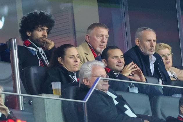 UEFA Champions League - Eintracht Frankfurt - Liverpool FC am 22.10.2025 im Deutsche Bank Park in Frankfurt Boris Becker mit seinem Sohn Noah Becker auf der Tribüne