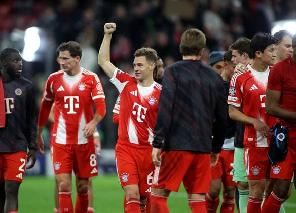 Fussball, Herren, Champions League, Saison 2025 2026, FC Bayern München - Club Brügge, 3.Spieltag, Allianz Arena Joshua Kimmich (FC Bayern München) Arm nach oben mit der Faust nach dem SChlusspfiff