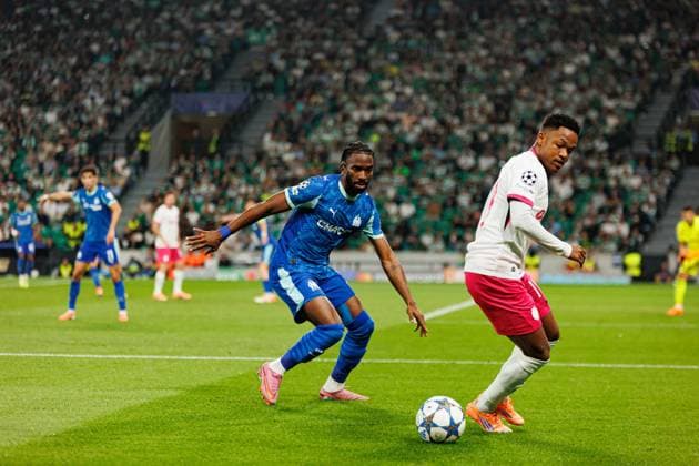 Ulisses Garcia and Geny Catamo seen during Champions League 25 26 league phase game between Sporting CP and Olympique de Marseille (Luis Loureiro Ball Raw Images) Lisbon Estadio Jose Alvalade Portugal Copyright: xLuisxLoureirox luisloureiro_sporting_marseille_2526-150