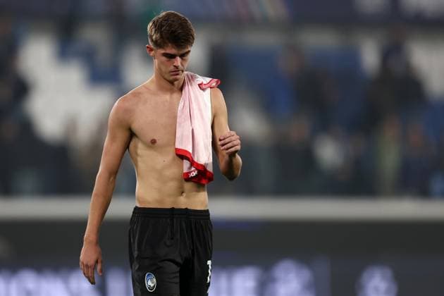 Atalanta BC v SK Slavia Praha - UEFA Champions League 2025 26 League Phase MD7 Charles De Ketelaere of Atalanta Bc looks dejected at the end of the UEFA Champions League 2025 26 League Phase MD3 match between Atalanta BC and SK Slavia Praha at Gewiss Stadium on October 22, 2025 in Bergamo, Italy . Bergamo Gewiss Stadium Italy Copyright: xMarcoxCanonierox