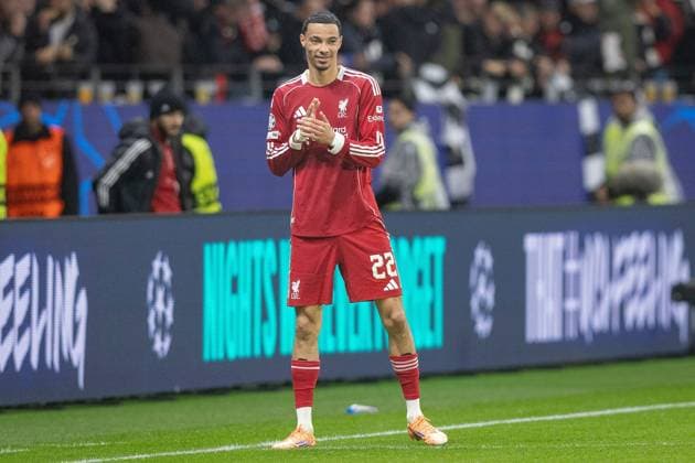 UEFA Champions League Matchday 3 of 8 Eintracht Frankfurt v Liverpool Hugo Ekitike of Liverpool shows his appreciation to the Eintracht Frankfurt fans who were singing his name during the UEFA Champions League Matchday 3 of 8 Eintracht Frankfurt vs Liverpool at Deutsche Bank Park, Frankfurt, Germany, 22nd October 2025 (Photo by Ian Stephen News Images) Copyright: xIanxStephen NewsxImagesx