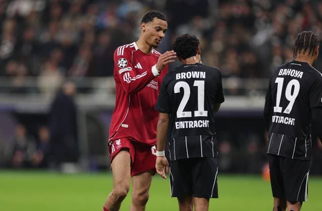 22.10.2025, Fussball UEFA Champions League, Eintracht Frankfurt - Liverpool FC, emonline, emspor, v.l., Mohamed Salah (Liverpool FC), Nathaniel Brown (Eintracht Frankfurt) DFL DFB REGULATIONS PROHIBIT ANY USE OF PHOTOGRAPHS AS IMAGE SEQUENCES AND OR QUASI-VIDEO. xdcx Copyright: HMBxMedia Claus