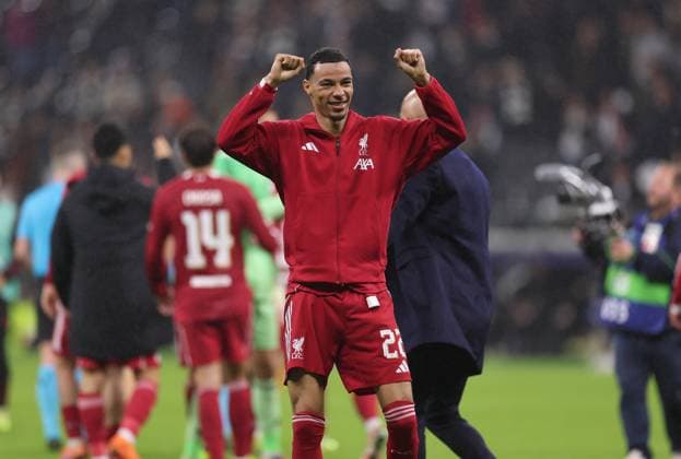22.10.2025, Fussball UEFA Champions League, Eintracht Frankfurt - Liverpool FC, emonline, emspor, v.l., Hugo Ekitike (Liverpool FC) jubelnd bejubelt jubelt jubeln DFL DFB REGULATIONS PROHIBIT ANY USE OF PHOTOGRAPHS AS IMAGE SEQUENCES AND OR QUASI-VIDEO. xdcx Copyright: HMBxMedia Claus
