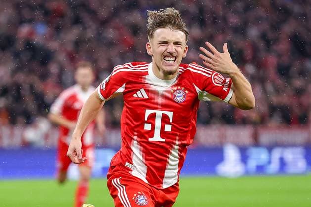 22.10.2025, Fußball, UEFA Champions League, FC Bayern München - Club Brügge, Allianz Arena, Saison 2025 2026: Torjubel nach dem Tor zum 1:0 durch Torschütze Lennart Karl (FC Bayern Muenchen 42) Regulations prohibit any use of photographs as image sequences and or quasi-video. Bayern Deutschland