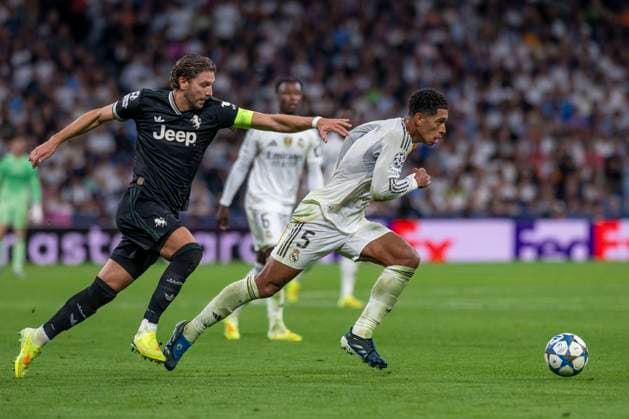 October 23, 2025, Madrid, Madrid, Spain: JUDE BELLINGHAM of Real Madrid CF in action during the match on the third day of the group stage of the 2025 26 UEFA Champions League between REAL MADRID C.F. vs JUVENTUS DE TURIN, played at the Santiago Bernabeu Stadium on October 22, 2025, in Madrid, Spain. Madrid Spain - ZUMAc312 20251023_zsp_c312_157 Copyright: xOscarxManuelxSanchezx