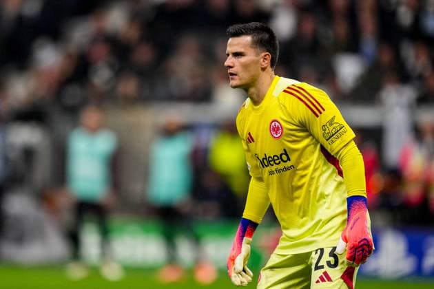 FRANKFURT AM MAIN, GERMANY - OCTOBER 22 Eintracht Frankfurt goalkeeper Michael Zetterer looks on during the UEFA Champions League 2025 26 League Phase MD3 match between Eintracht Frankfurt and Liverpool FC at Frankfurt Stadion on October 22, 2025 in Frankfurt am Main, Germany. (Photo by Rene Nijhuis) SPO  Copyright: xRenexNijhuis