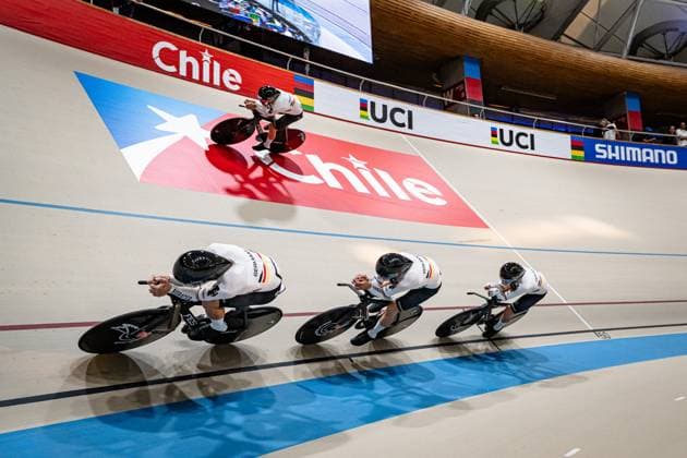 BINDER Moritz, BOOS Benjamin, BRIESE Max-David: UCI Track cycling, Rad, Radsport, Bahnrad, Bahn World Championships 2025 BINDER Moritz - BOOS Benjamin - GROß Felix - BRIESE Max-David ( GER ) Germany Querformat - quer - horizontal - Landscape - Event Veranstaltung: UCI Track Cycling World Championships 2025 - Category Kategorie: Cycling - Track Cycling World Championships - Elite Men - Location Ort: South America Chile - Santiago de Chile - Velodromo Parque Penalolen Instituto - Discipline: Team Pursuit - Distance: 4000 m - Date Datum: 22.10.2025 Wednesday Day 1 -